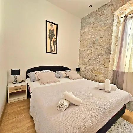 Apartments Moni Split Exterior photo